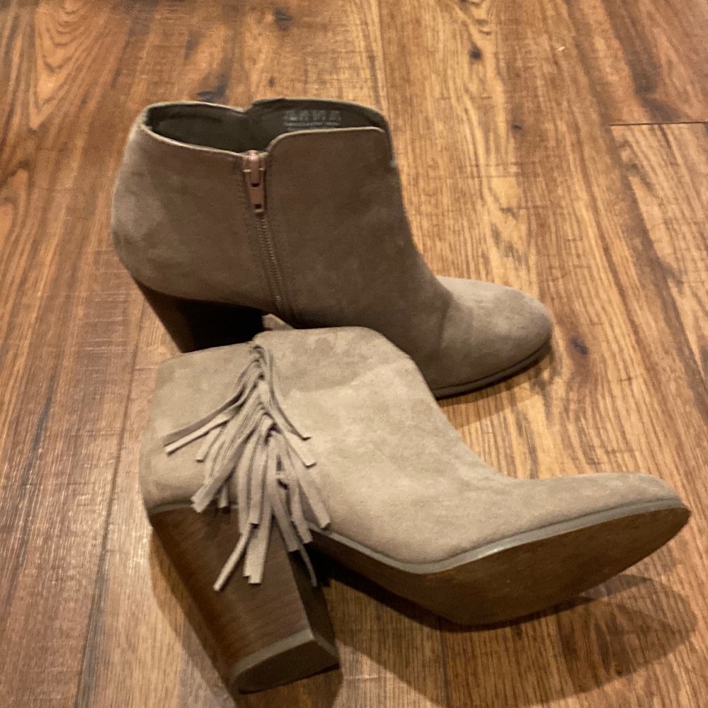 Super cute ankle booties!